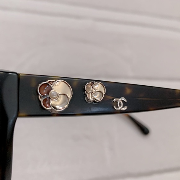 Vintage Chanel Tortoise Shell Camellia Sunglasses Brown - Picture 8 of 14